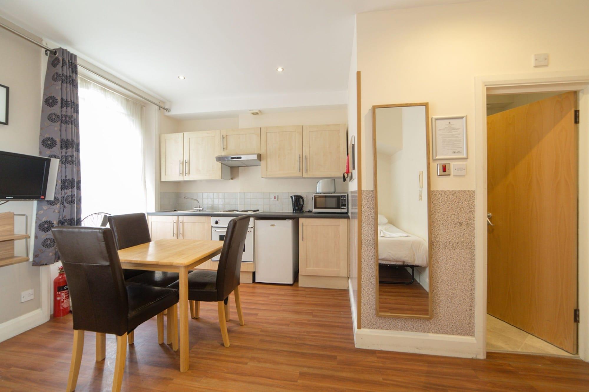 Apartment Imperial Court Studios London